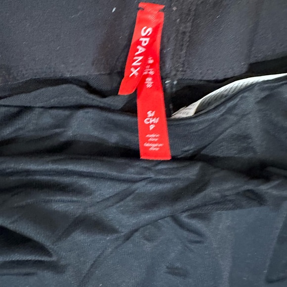 SPANX Suit Your Fancy Booty Booster Firm Control Mid Thigh Short Womens S - Picture 2 of 5